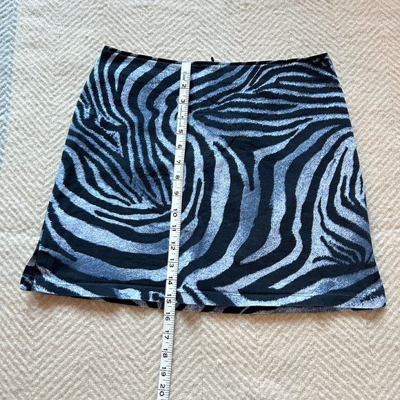 Funky Animal Print Mini Skirt - Picture 3 of 4